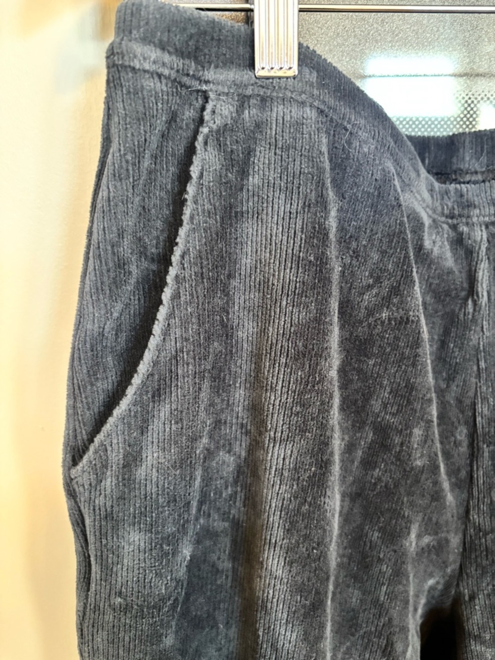 L.L.Bean Corduroy Pants Women’s Large Black Elastic Waist Straight Leg Cozy​ - Picture 2 of 6